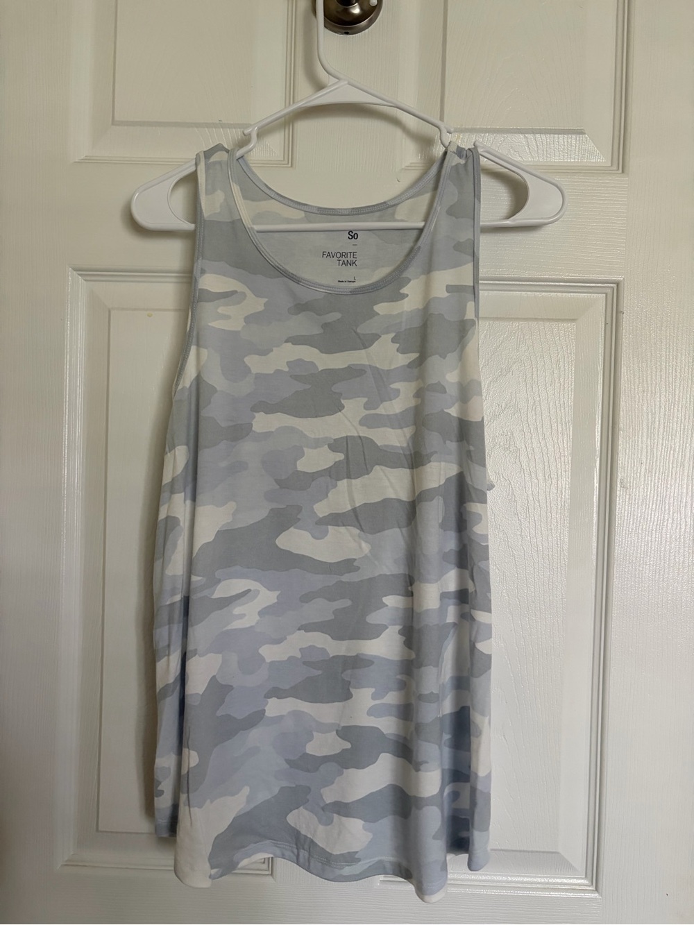 Kohl's Women's Gray and White Camo Tank Top